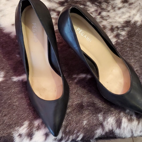 Pegabo Black Leather Stilleto - Picture 2 of 4